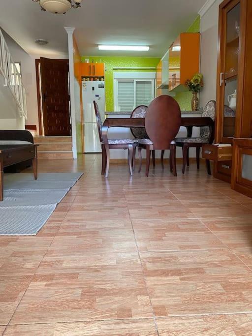 Chalet Adosado Corta Temporada 2 Dormitorios 贝纳尔马德纳 外观 照片