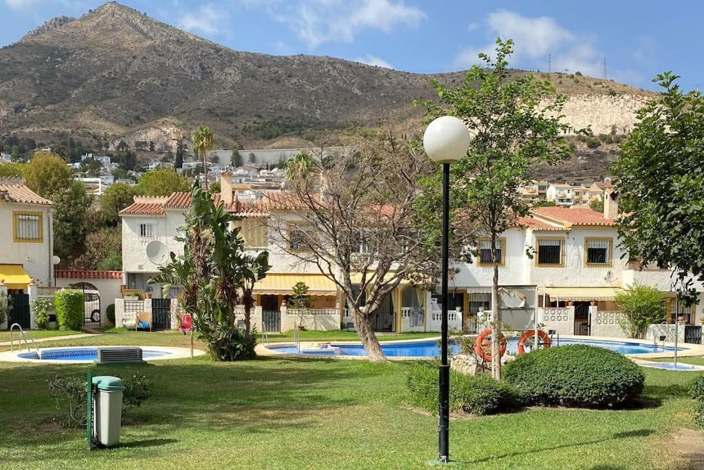 Chalet Adosado Corta Temporada 2 Dormitorios 贝纳尔马德纳 外观 照片