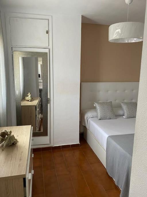 Chalet Adosado Corta Temporada 2 Dormitorios 贝纳尔马德纳 外观 照片