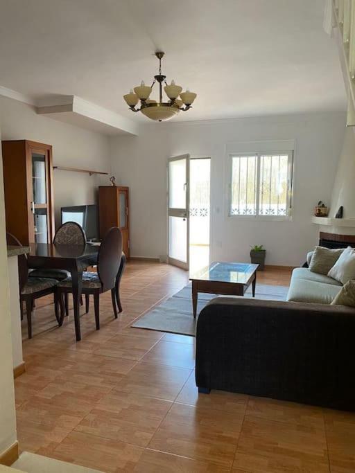 Chalet Adosado Corta Temporada 2 Dormitorios 贝纳尔马德纳 外观 照片